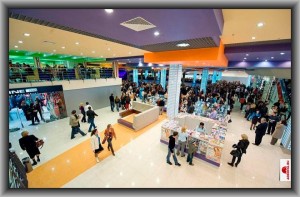 обустройство холлов торговых центров торговым оборудованием